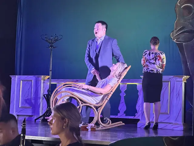 Die Inszenierung von "La Traviata"begeisterte mit einem herausragenden Ensemble, eindrucksvollen Stimmen und einer mitreißenden Inszenierung. | Foto: Gemeinde Bürmoos
