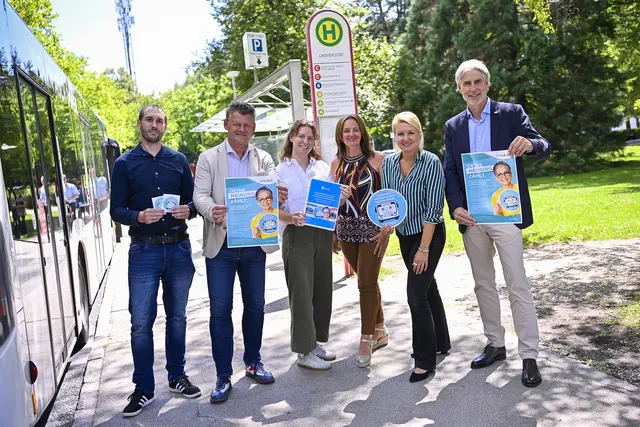 Markus Letter (Projektleiter Stadt Klagenfurt), Bürgermeister Christian Scheider, Felicia Winter (Projektleiterin AAU), Tamara Jurkowitz (Projekteiterin KMG), Stadträtin Sandra Wassermann und Hansjörg Schusser (Geschäftsführer KMG).
 | Foto: Helge Bauer