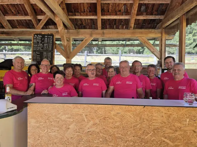 Das Team der Vereinsgemeinschaft am Dienstag beim Sogfest in Krakauebene.  | Foto: Anita Galler