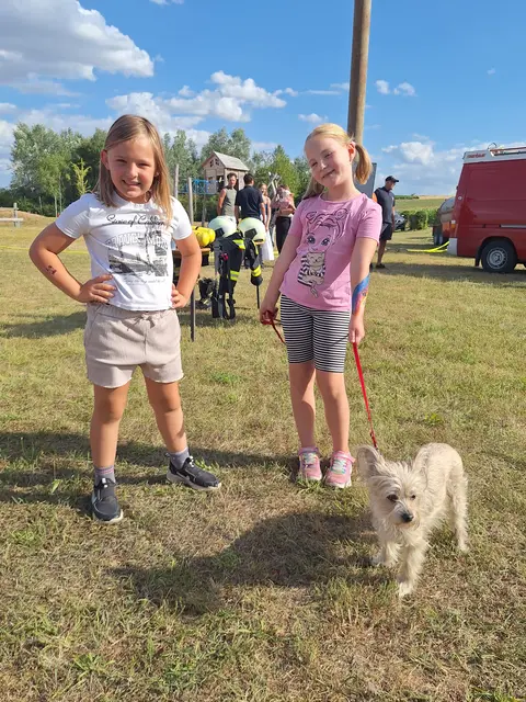 Ein Fest für Mensch und Tier: Das Ferienspiel des Hunde Sport Clubs Ungerndorf begeisterte Kinder, Eltern und Helfer gleichermaßen. | Foto: Appel