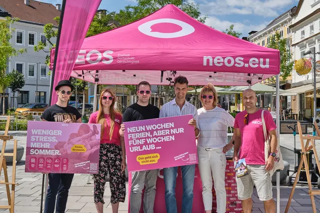 Dirk Schuster, Carina Mayr, NEOS-Landesgeschäftsführer Jonas von Einem, GR Daniel Gieber, LAbg. Edith Kollermann und Michael Astleitner | Foto: NEOS