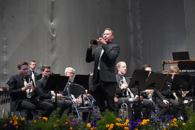 Präzise, kraftvoll und dennoch fein abgestimmt: Die Brass Band Fröschl Hall überzeugte mit ihrem charakteristischen Klang. | Foto: AMG