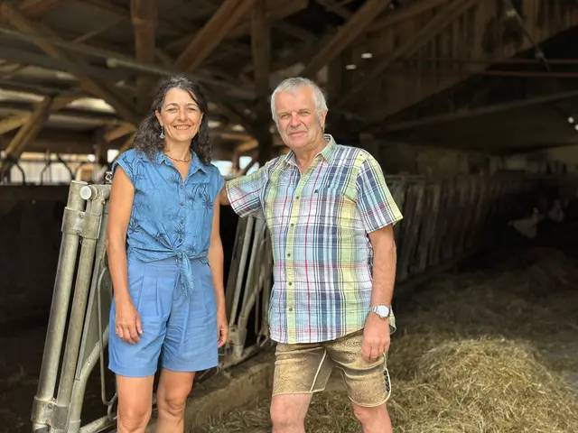 Sandra Krautwaschl besuchte den Hof von Andreas Handlos, um an einem praktischen Beispiel die Probleme des Klimawandels zu verdeutlichen. | Foto: Grüne