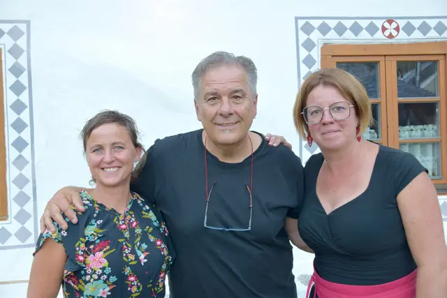Robert Wimmer übergab die Geschäftsführung der Lungauer Kulturvereinigung LKV an Marcella Wieland (links) und Edith Bogensperger.