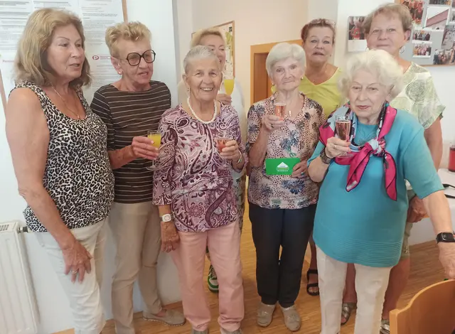 Elisabeth Brunner, Josefa Ecker, Ingrid Hofbauer, Tina
Heissenberger, Helga Kreppenhofer, Roswitha Krakhofer, Leopoldine
Knipptisch und Brigitte Richter.
 | Foto: Seniorenclub