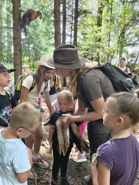 Für die Veranstalter war es ein zentrales Anliegen, die Kinder für die heimische Natur zu sensibilisieren und  und spielerisch über die vielseitigen Pflichten eines Jägers im Revier aufzuklären. | Foto: Jägerschaft Münzkirchen