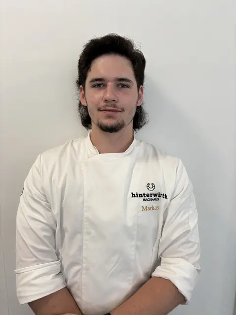 Markus Huber kommt aus Gmunden, ist 19 Jahre alt und absolviert im Backhaus Hinterwirth die Lehre zum Bäcker und Konditor – aktuell im dritten Jahr.