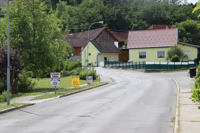 Ab 14. September wird die Hauptstraße L 386 ab der Tankstelle im Ortskern bis zum Ortsende in Richtung Stegersbach komplett saniert. | Foto: Martin Wurglits