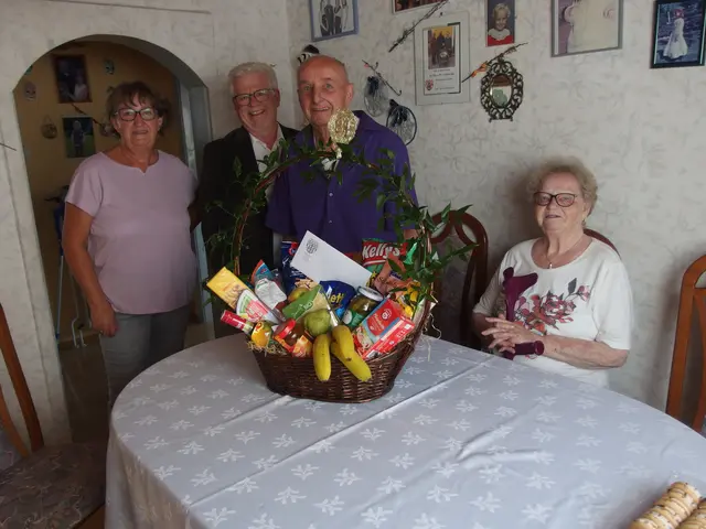 Melitta Zach, Harald Hofbauer sowie Franz und Edeltraut Altrichter | Foto: Marktgemeinde Dietmanns