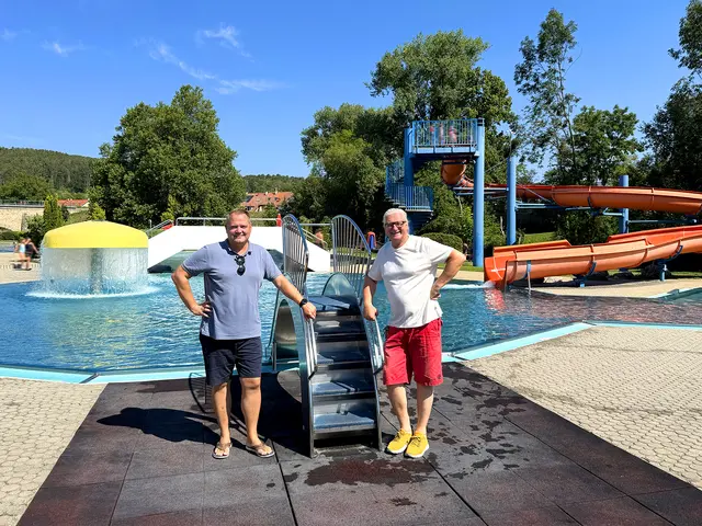 Bürgermeister Christian Samwald und Stadtvize Peter Spicker im blub. | Foto: Stadtgemeinde Ternitz