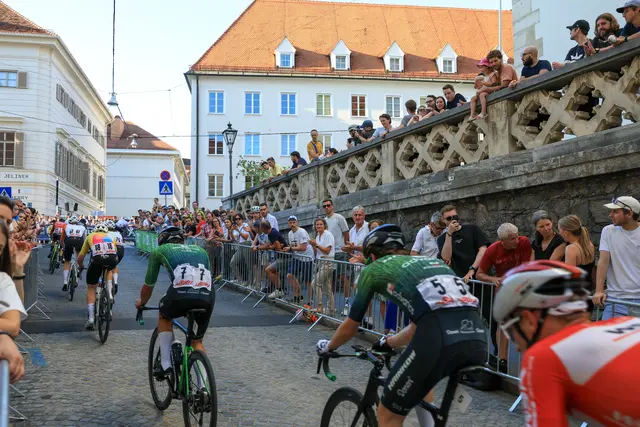 Wieder einmal wurde das Graz Altstadtkriterium in der Bürgergasse (gesäumt von tausenden Fans) entschieden.  | Foto: GEPA Pictures
