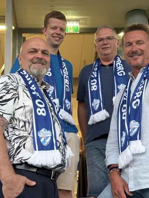 Einkaufsstadt Hartberg Obmann Dietmar Peinsipp (l.)und sein Stellvertreter Wolfgang Schlögl (r.) bedankten sich bei Roland Puchas und Norbert Riegler für die kompetente Führung.     | Foto: KK