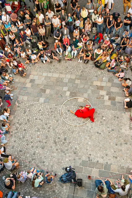 Shows der Künstlerin Gina Sibila aus Deutschland.
 | Foto: Hermann Erber