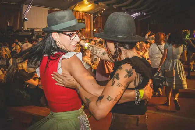 Vom 10. bis 13. September verwandelt sich die Brandlwiese wieder in die ultimative Partyzone. Mega-Acts wie Matthias Reim und Die Draufgänger sorgen für zünftige Stimmung. | Foto: Klaus Pressberger