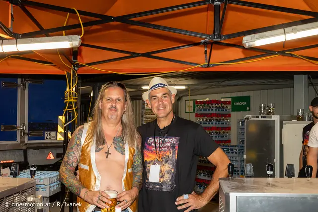Echte Rock-Fans und treibende Kräfte für diese Veranstaltung:Gemeinderat Franz Baumann und Vizebürgermeister Richard Blaha (vlnr). | Foto: cine-motion.at / R. Ivanek