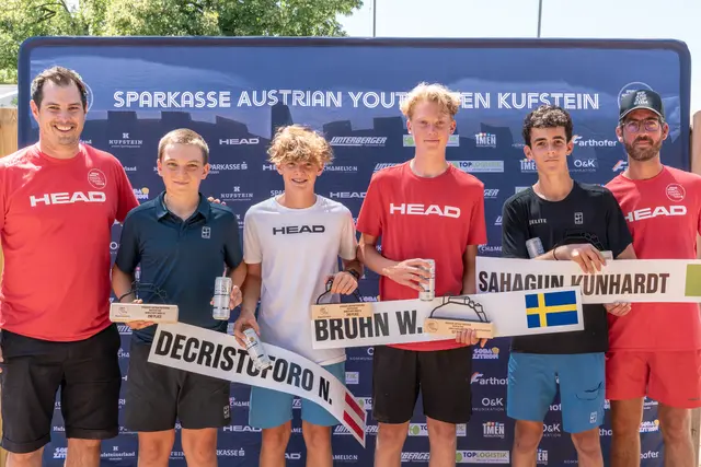 Im Doppelfinale U14 männlich verlor der Tiroler Noah Decristoforo mit seinem Doppelpartner Linus Moser gegen William Bruhn (SWE) und Cristobal Sahagun Kunhardt (MEX). (Links: Lukas Müller Turnier OK; rechts: Thomas Hechensteiner Turnierdirektor) | Foto: Marco Pircher 