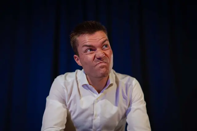 Tom Lindinger ist mit seinem ersten Soloprogramm unterwegs. | Foto: Max Kallinger
