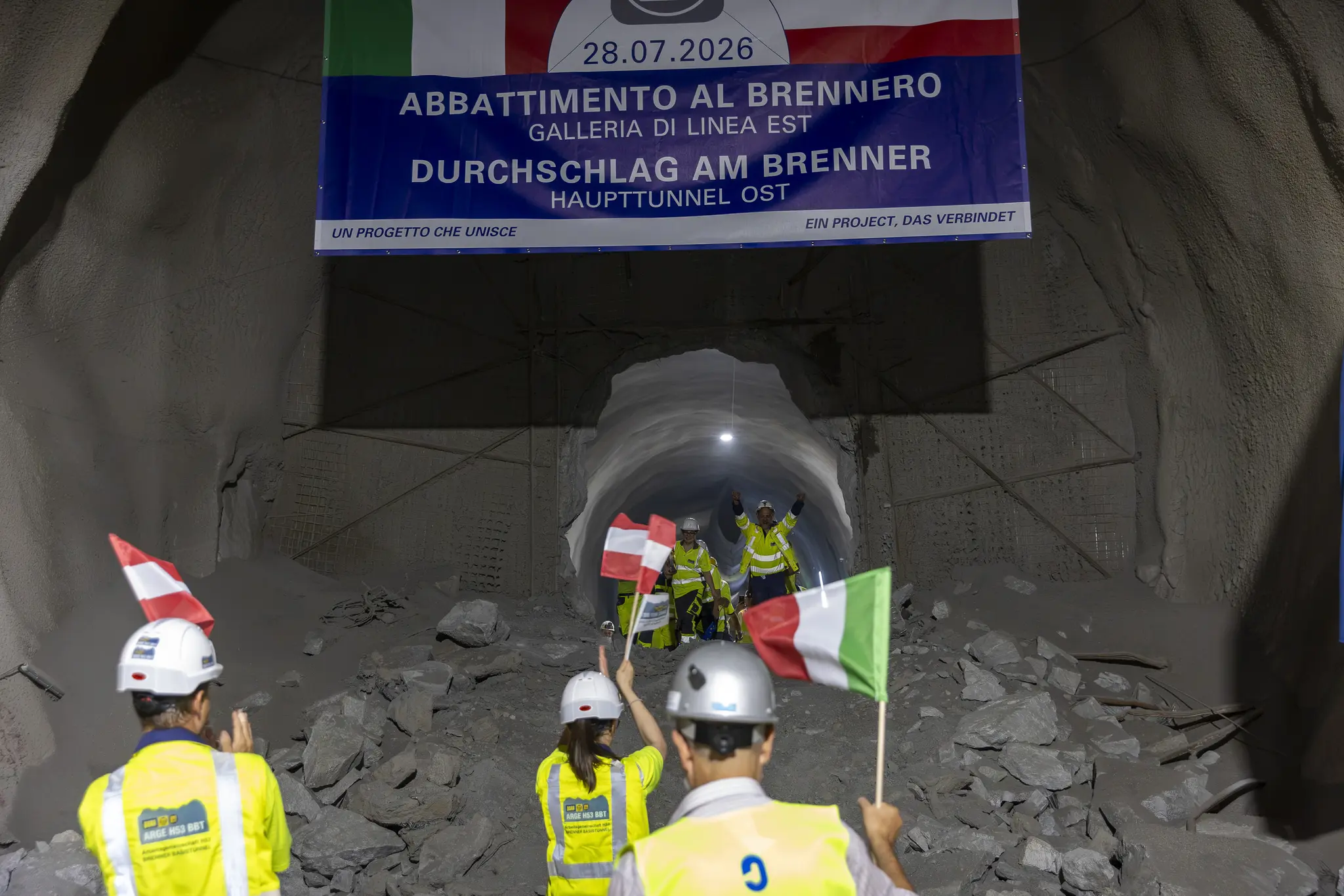 Durchschlag: Haupttunnelröhren des Brenner Basistunnels verbinden Österreich und Italien