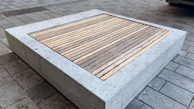 Die regelmäßige Pflege ist notwendig, da die Möbel durch die intensive Nutzung besonders stark beansprucht werden. | Foto: BV6