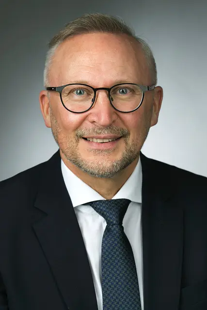 Amtsleiter und Hauptorganisator Dieter Horvath richtet persönliche Worte an die Besucherinnen und Besucher. | Foto: Horvath