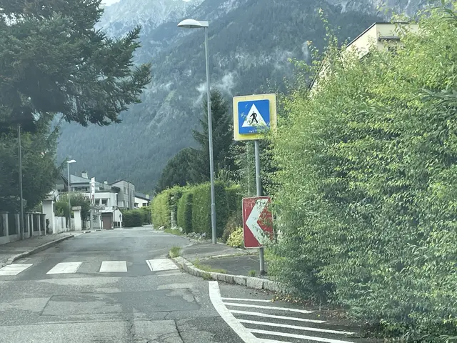 Die Gemeinde Absam setzt neben Kontrollen auch auf Information und Bewusstseinsbildung für korrektes Parkverhalten. | Foto: Kendlbacher