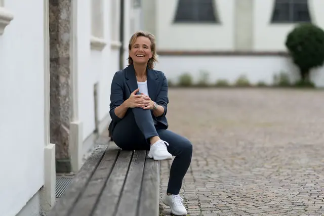 LA Evelyn Achhorner (FPÖ) im MeinBezirk-Tirol Sommergespräch 2026. | Foto: Achhorner