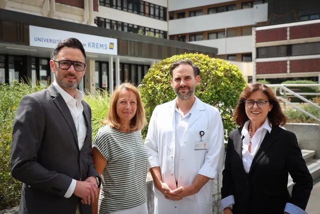 Roman Semler (Kaufmännischer Direktor Universitätsklinikum Krems), Regina Kern (Pflegedirektorin Universitätsklinikum Krems), Klaus Hackner und Andrea Zauner-Dungl (Ärztliche Direktorin Universitätsklinikum Krems). | Foto: Universitätsklinikum Krems