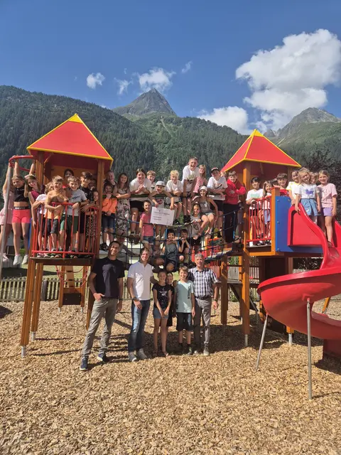 Die Schülerinnen und Schüler der Volksschule Huben sammelten beim Projekt "Schulweg ist Fußweg" fleißig Punkte für klimafreundliche Mobilität. | Foto: Ötztal Tourismus
