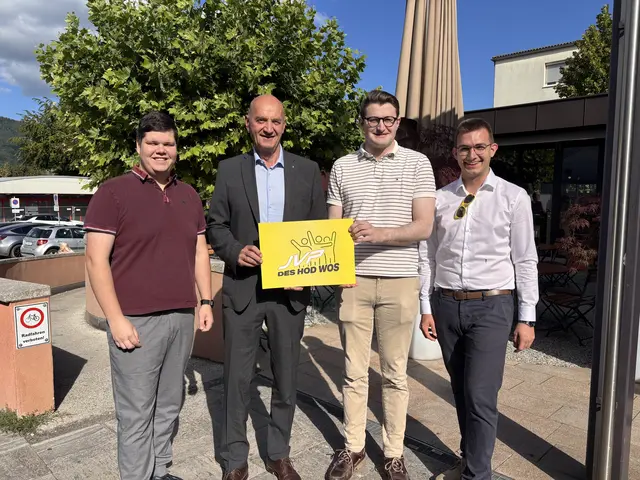 JVP-Landesobmann Raphael Kopf, Landesrat für Soziales, Integration und Jugend Christian Dörfel, Kirchdorfs Bezirksobmann Paul Piestrak, Landesgeschäftsführer Fabian Egger (von links) | Foto: Weymayer