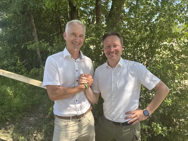 Als Kinder hätten Rainer Handlfinger und Michael Strasser wohl nie gedacht, dass sie eines Tages Bürgermeister zweier Nachbargemeinden sein würden. | Foto: Martina Schweller