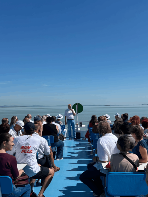 Der Verein Welterbe Neusiedler See feierte das 25-jährige UNESCO-Jubiläum mit einer Bootsfahrt auf dem Neusiedler See.  | Foto: Lina Jires-Karner