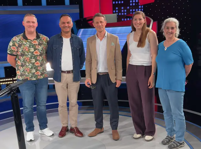 Barbara Zwicker (rechts) mit anderen Kandidaten und Moderator Alexander Bommes (Mitte). | Foto: Privat