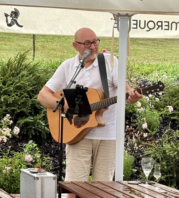Günter "Sheddy" Schedl macht bei den Grillabenden Musik. | Foto: Dagmar Tutschek