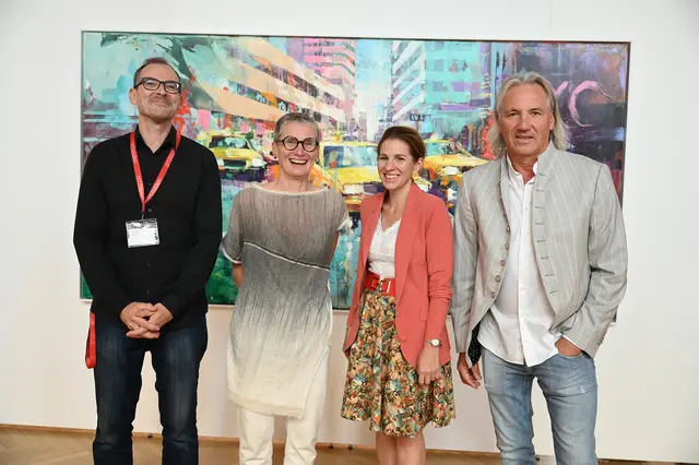 Christopher Alan Lane (Galerie Breyer), Ulrike Scholda (Leiterin Abteilung Kultur), Bgm. Carmen Jeitler-Cincelli und Künstler Wolfgang H. Vogl (Voka).