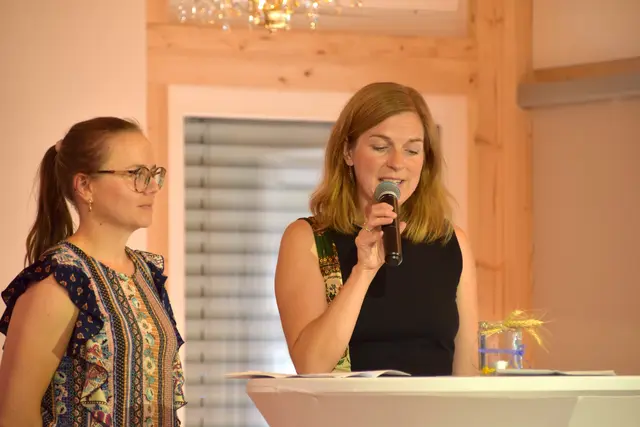 Vorstandsmitglieder Julia Bogensperger (links) und Laura Perner 