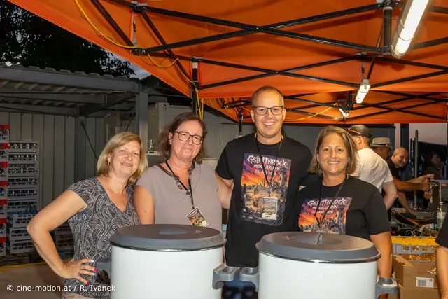 Würstelgenuß gab es bei Sandra, Anita, Norbert und Gerlinde (vlrn). | Foto: cine-motion.at / R. Ivanek