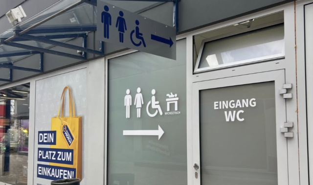 Der neue Wickelplatz ist nun bereit für kleine Shoppinggäste im "Shopping Horn" bereit. | Foto: Markus Kahrer