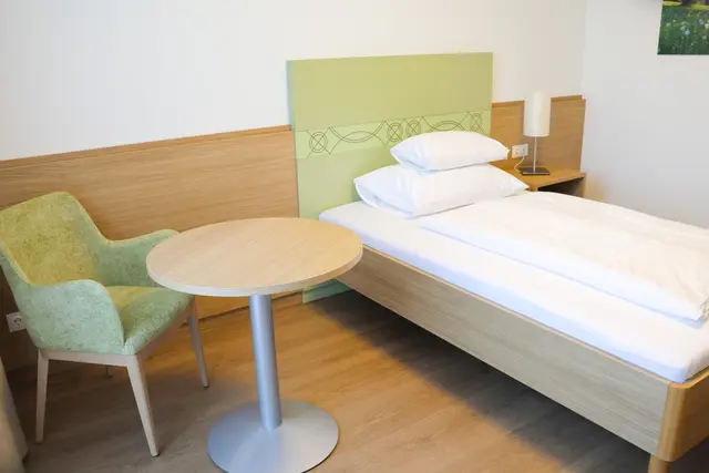 Die Zimmer präsentieren sich in neuem Glanz. | Foto: Moorheilbad Harbach