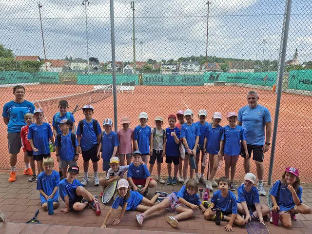 Mit Bewegungscoach Balasz ging es beim Actioncamp Pinkafeld zum Tennis mit dem UTC Pinkafeld. | Foto: Sportunion Burgenland