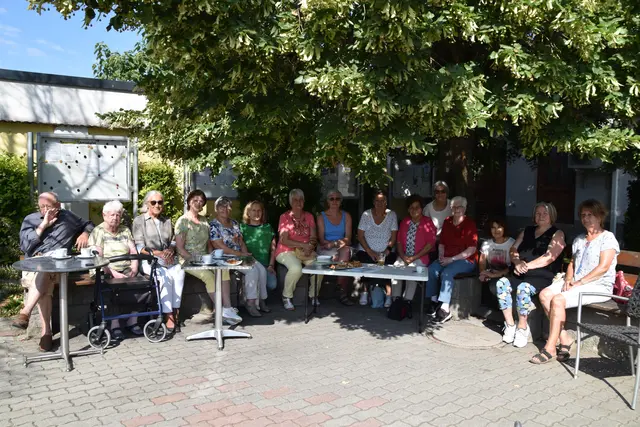 Das Plauderbankerl ist bei den Einwohnern sehr beliebt.  | Foto: Claudia Bräuer