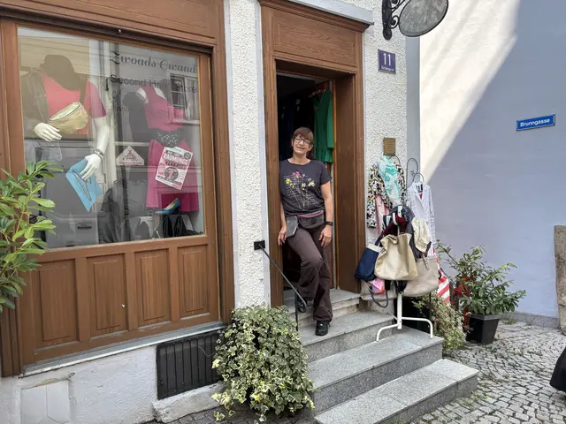 Das Motto des Secondhandstores Zwoads Gwand in Schärding lautet "Nachhaltig leben kann so einfach sein" – der Fokus der Betreiberin Stephanie Helsel liegt auf Nachhaltigkeit, Qualität und individuelle Fundstücke.  | Foto: Meinbezirk/Michelle Bichler