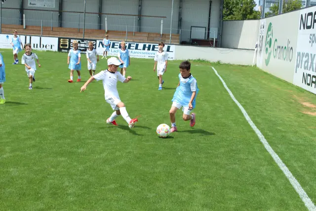 Zu sehen sind die junge Talente beim Training.