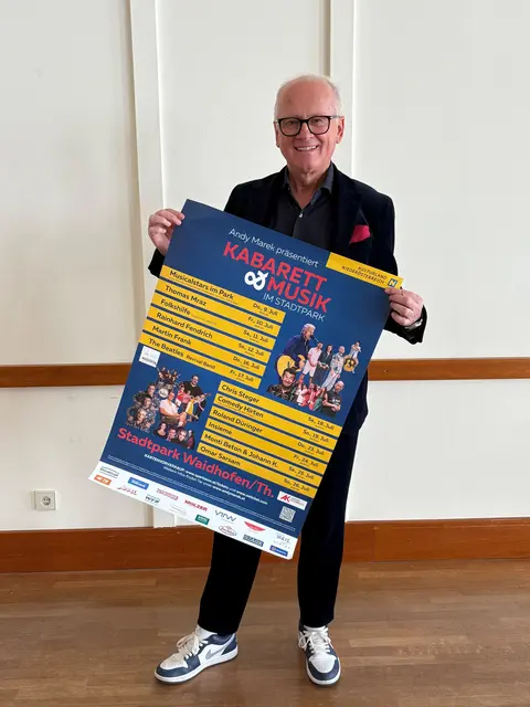 Andy Marek hatte auch 2026 ein fulminantes Programm für "Kabarett und Musik im Stadtpark" zusammengestellt. | Foto: Andy Marek