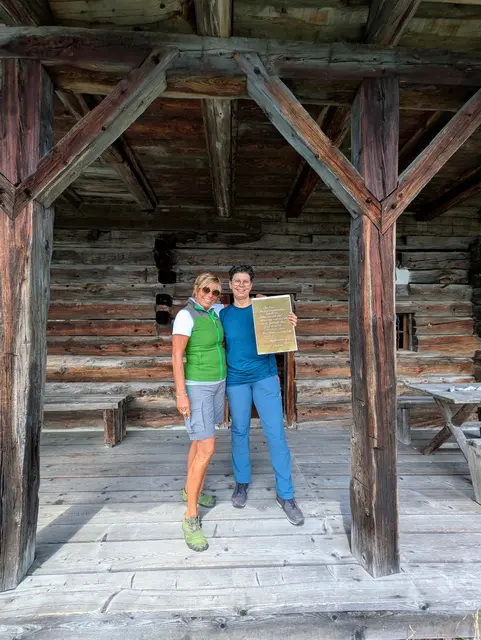 Rangerin Elisabeth Humer und Künstlerin Andrea Henriette Felber. | Foto: Österreichische Bundesforste