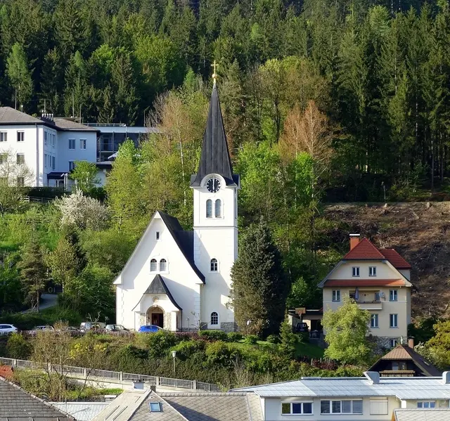 Die Schneerosenkirche in Hermagor ist Schauplatz des literarischen Abends „Erklär' mir Liebe“ mit Jörg Zimmer und Friedl Rainer. | Foto: Jost