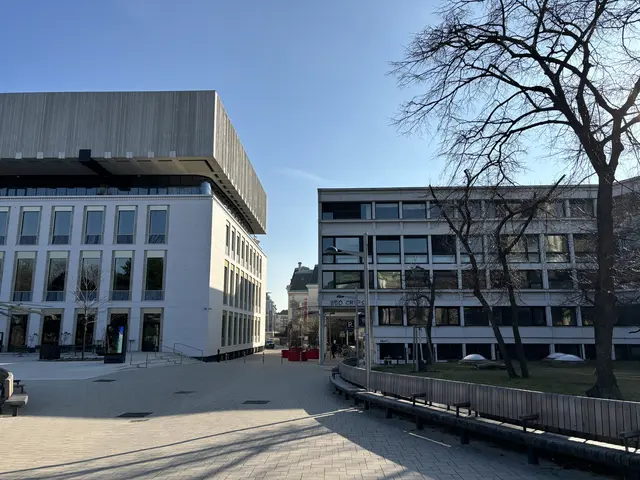 Das Winterthur-Haus befindet sich am Karlsplatz zwischen Karlskirche und Wien Museum. Vor der Neugestaltung des Museums waren die zwei Gebäude noch verbunden. (Archivbild) | Foto: Nathanael Peterlini/MeinBezirk