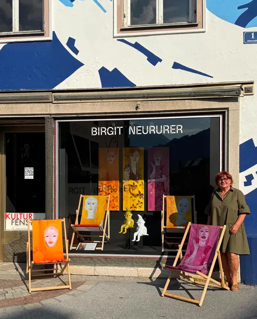 Kulturfenster im Würtenbergerhaus: Die Werke von Birgit Neururer sind rund zwei Monate lang ausgestellt. | Foto: Birgit Neururer