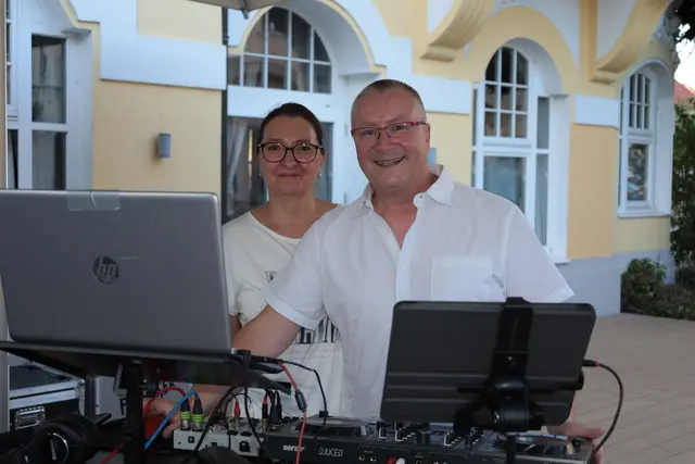 Für die passende musikalische Unterhaltung sorgte DJ "Hot Stuff". | Foto: Elisabeth Grassler