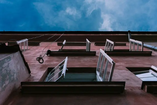 Floridsdorf: Achtjährige verletzt sich schwer nach Fenstersturz. (Symbolbild) | Foto: freestocks/Unsplash