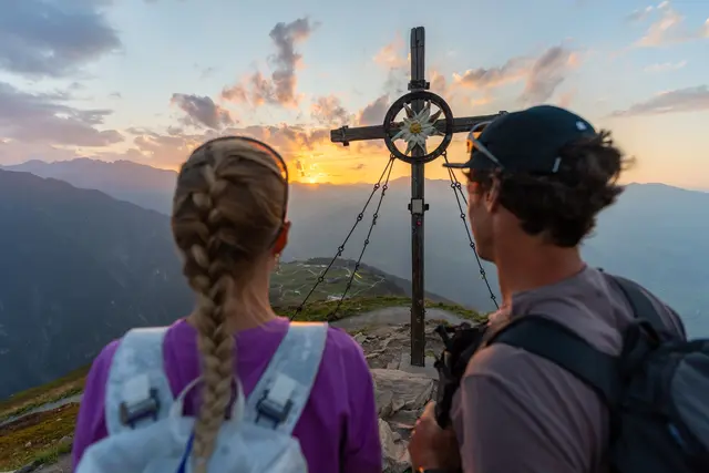 Wer früh aus den Federn kommt, wird mit einem atemberaubenden Blick belohnt.  | Foto: Mayrhofner Bergbahnen 